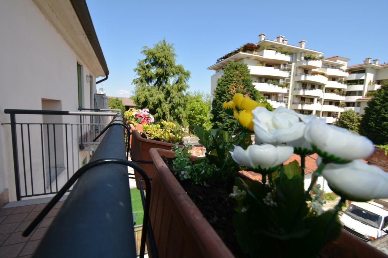 Casa Vacanze Chez La Reine - Holiday Home 维琴察 外观 照片